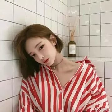 阳台上的坏女孩